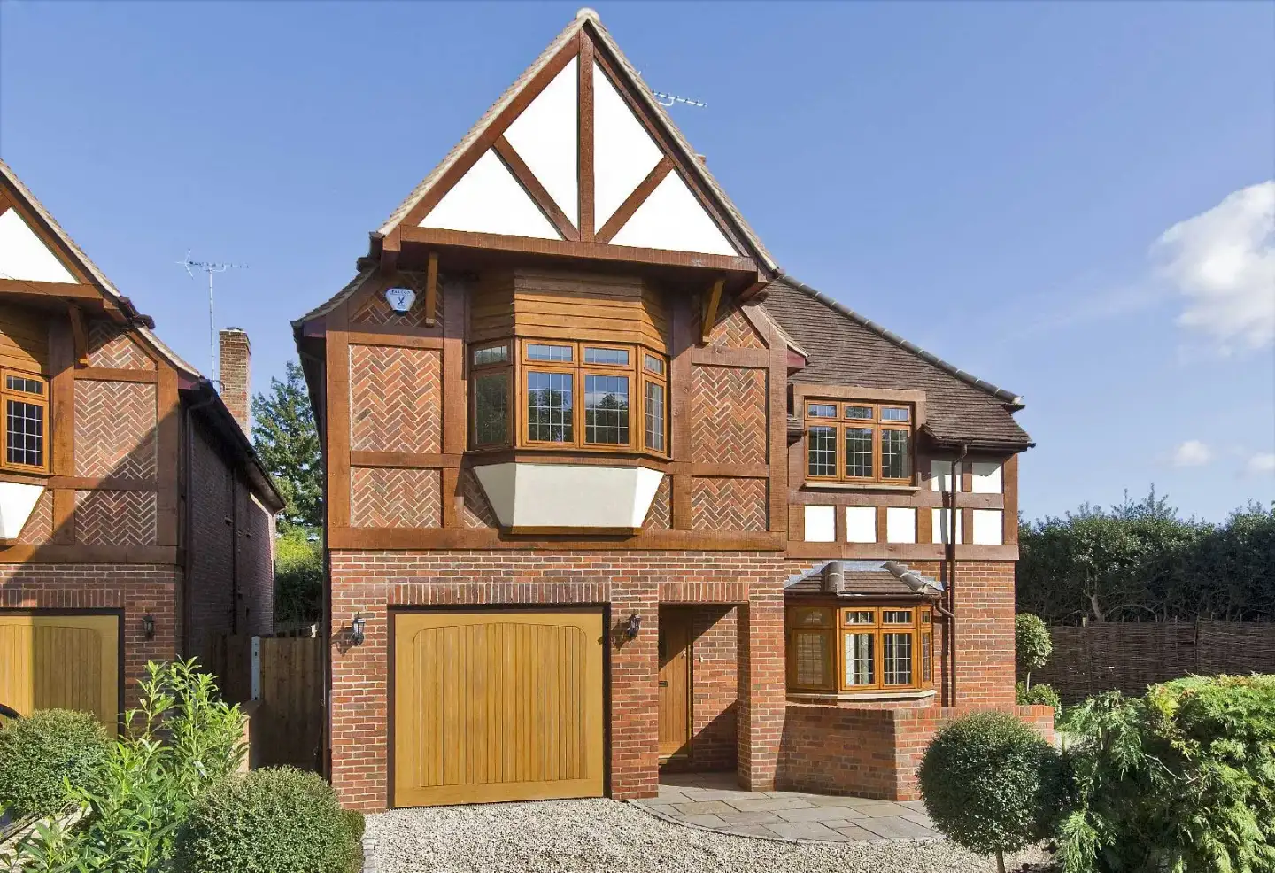 2 Orchehill Rise, Chalfont St Peter. Two detached executive houses with hidden steelwork. David French Partnership structural engineers