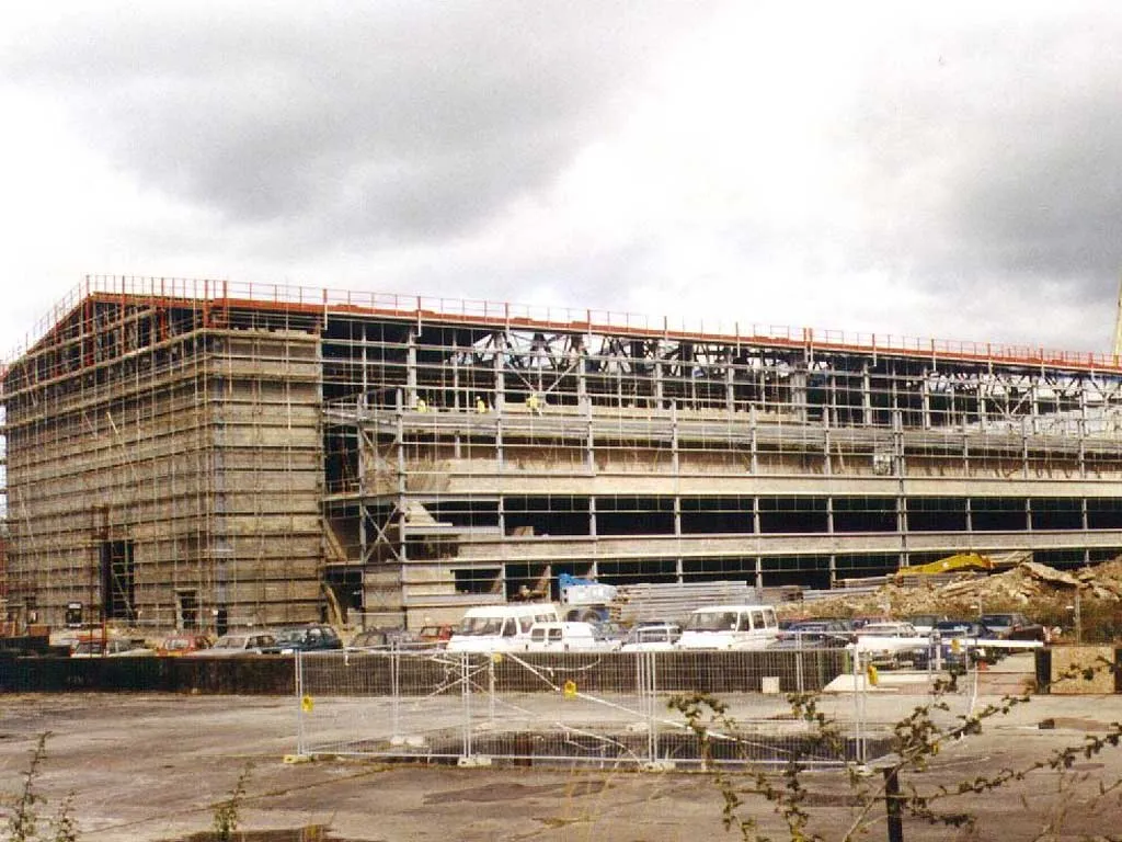 Elstree Film Studios. Roof structure designed for a 70 tonne tracking video wall. David French Partnership structural engineers